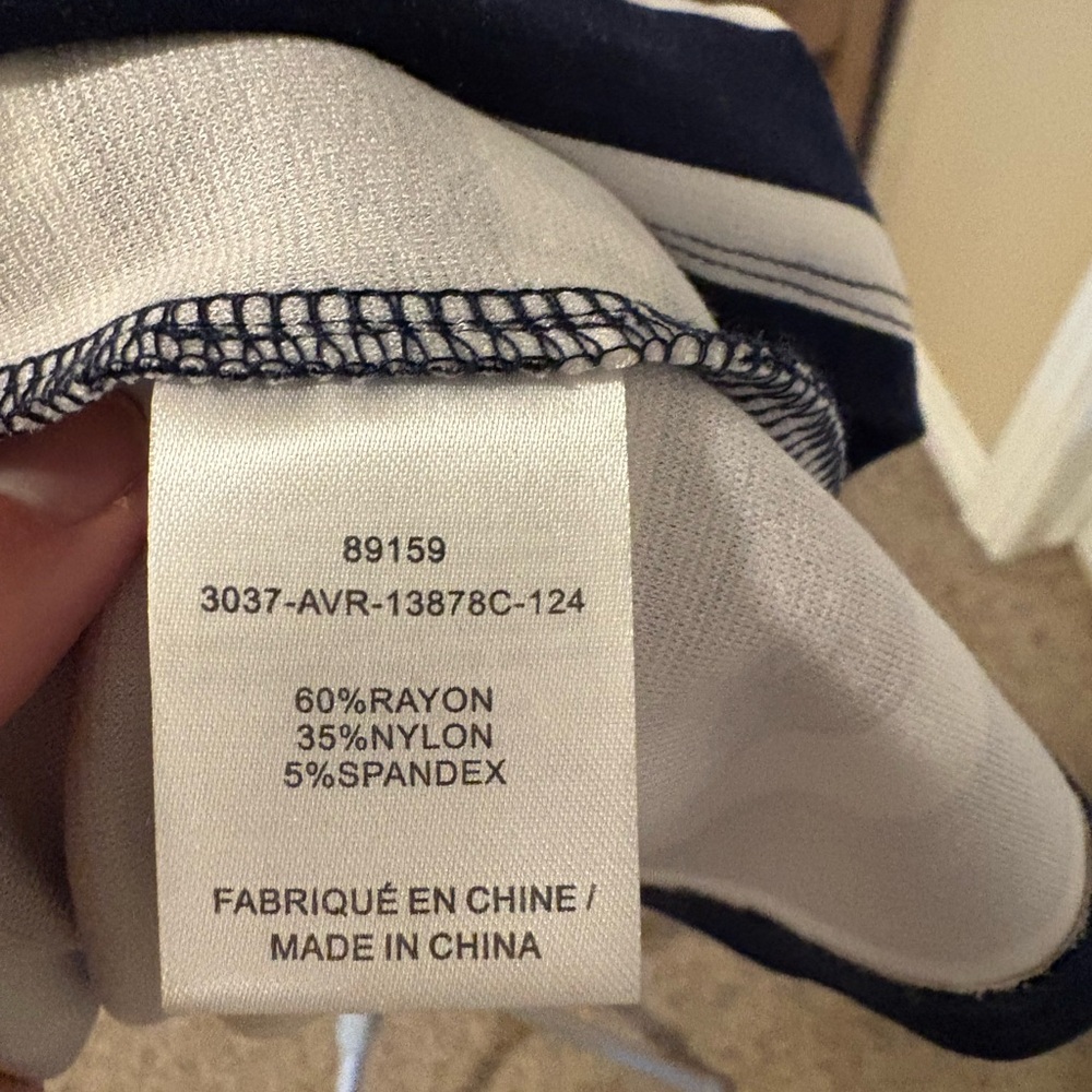 Laura Navy and White Striped Women's Top. Size xl. New with tags - Picture 3 of 4